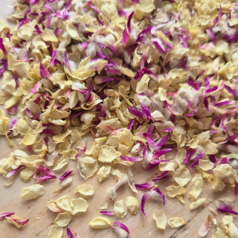 Naturally dried petals & buds