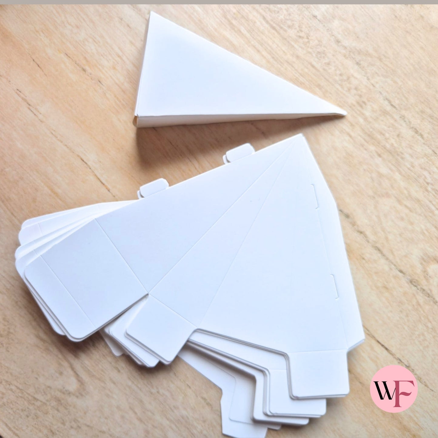 DIY closed Petal/Paper confetti cones (Large)