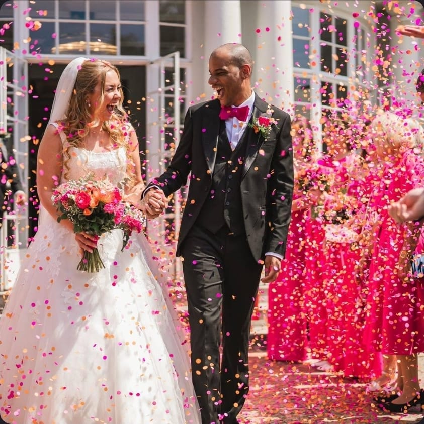 Slow falling paper Confetti - Fuschia Orange